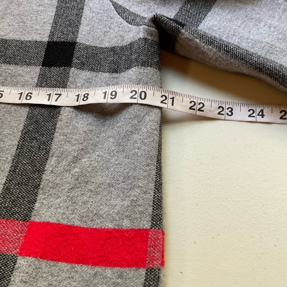 Tahari Plaid Cardigan Gray Red Open Front Sweater Medium Chic - Picture 6 of 10